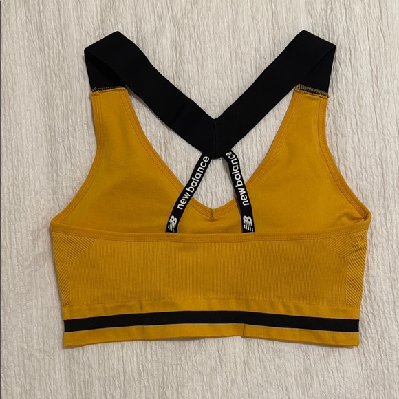 New Balance Mustard and Black Sports Bra 🖤💛 | Size L - Picture 2 of 2